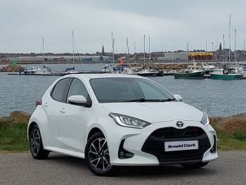 2022 (22) Toyota Yaris 1.5 Hybrid Design 5dr CVT