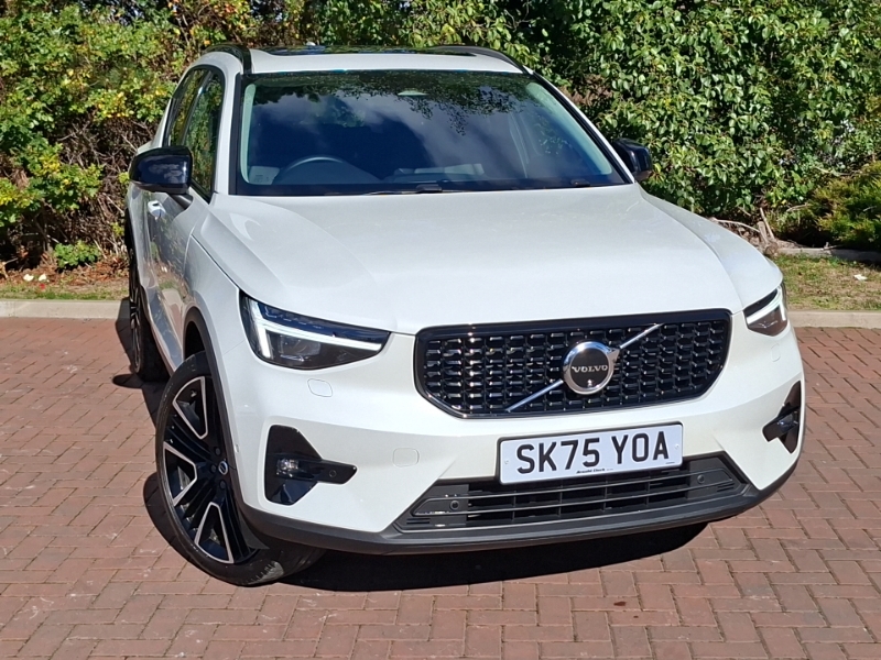2025 Volvo XC40