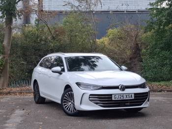 2025 (25) Volkswagen Passat 1.5 eTSI Elegance 5dr DSG