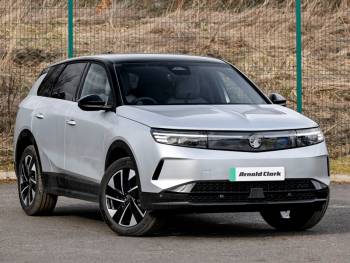 2025 (74/25) Vauxhall Grandland 157kW GS 73kWh 5dr Auto