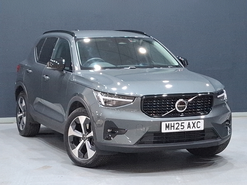 2025 Volvo XC40
