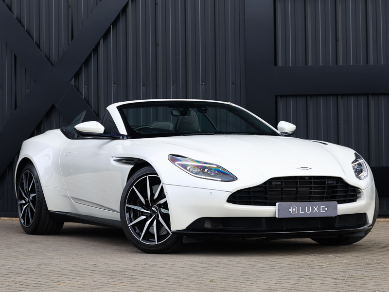 ASTON MARTIN DB11