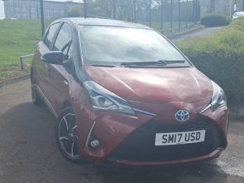 2017 (17) Toyota Yaris 1.5 Hybrid Red Bi-tone 5dr CVT