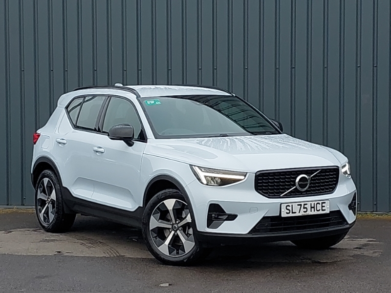2025 Volvo XC40
