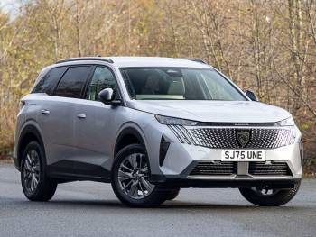 2025 (75) Peugeot 5008 1.2 Hybrid 145 Allure 5dr e-DSC6
