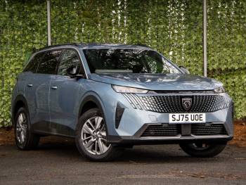 2025 (75) Peugeot 5008 1.2 Hybrid 145 Allure 5dr e-DSC6