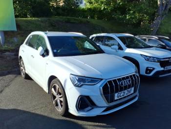 2021 (21) Audi Q3 35 TDI S Line 5dr