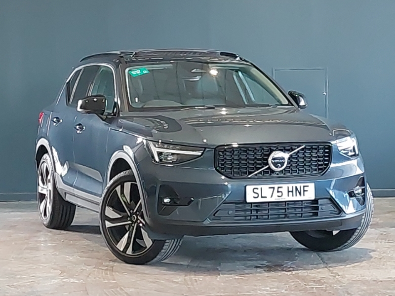 2025 Volvo XC40