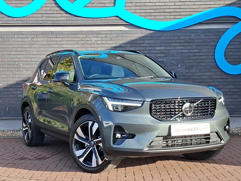 2025 Volvo XC40