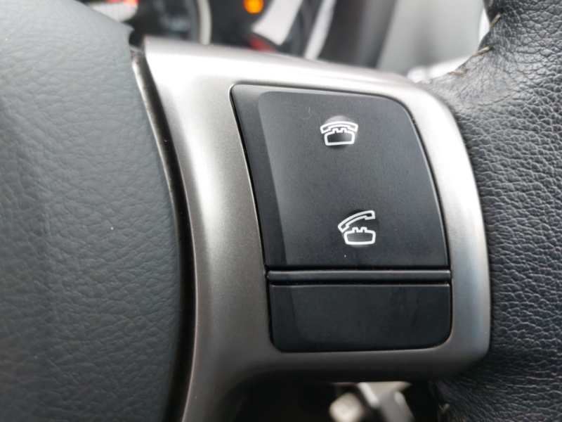 2015 Toyota Yaris thumbnail 14