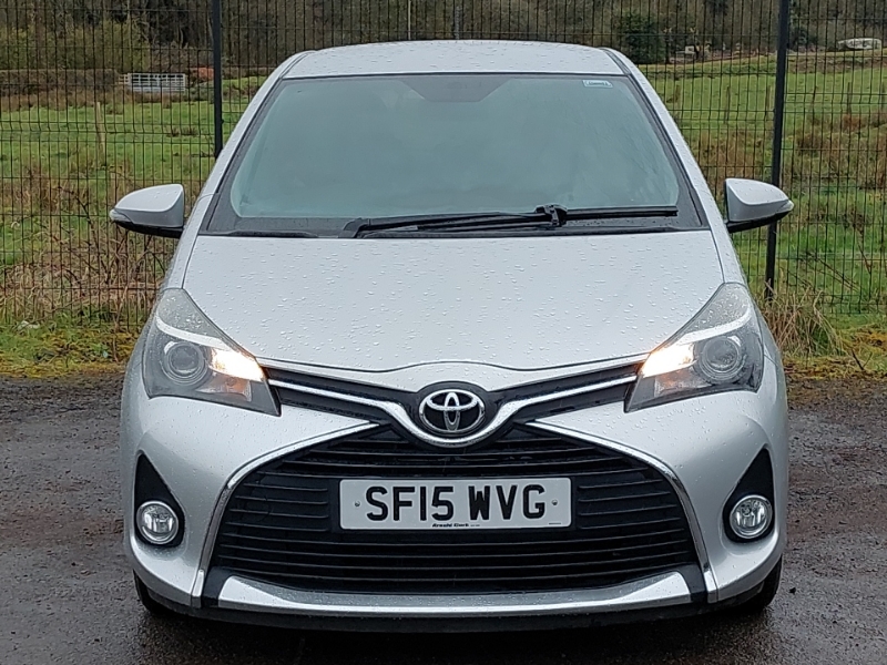 2015 Toyota Yaris thumbnail 18