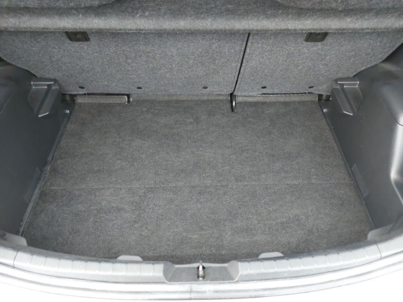 2015 Toyota Yaris thumbnail 8