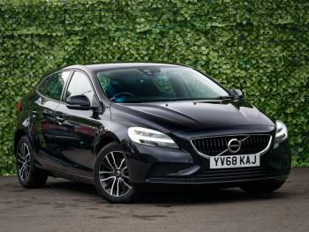 2019 Volvo V40 T2 [122] Momentum 5dr