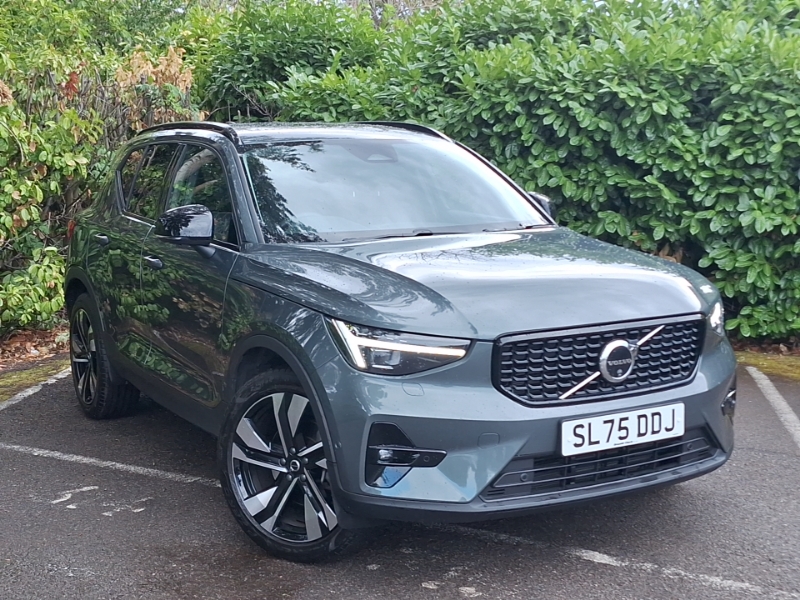 2025 Volvo XC40