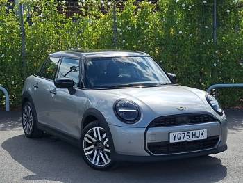 2025 (75) MINI Cooper 1.5 C Classic 5dr Auto