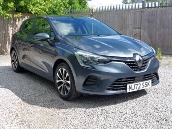 2022 (72) Renault Clio 1.6 E-TECH Hybrid 140 Iconic Edition 5dr Auto
