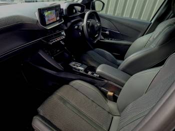 2025 (25) Peugeot 208 1.2 Hybrid 100 GT 5dr e-DSC6
