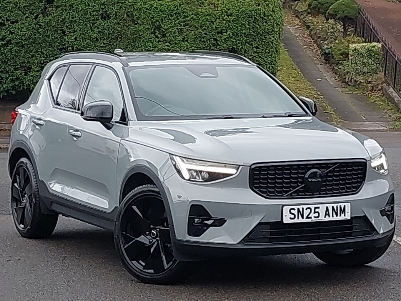 2025 Volvo XC40