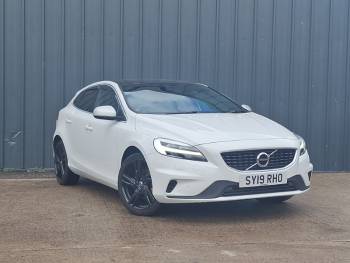 2019 (19) Volvo V40 T2 [122] R DESIGN Edition 5dr