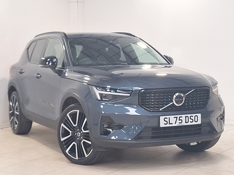 2025 Volvo XC40