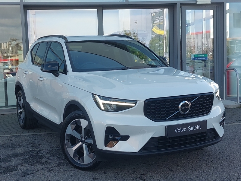 2025 Volvo XC40