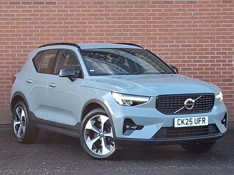 2025 Volvo XC40