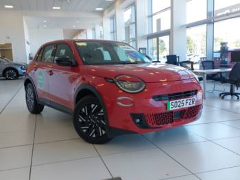 2025 (25) Fiat 600 115kW Red 54kWh 5dr Auto