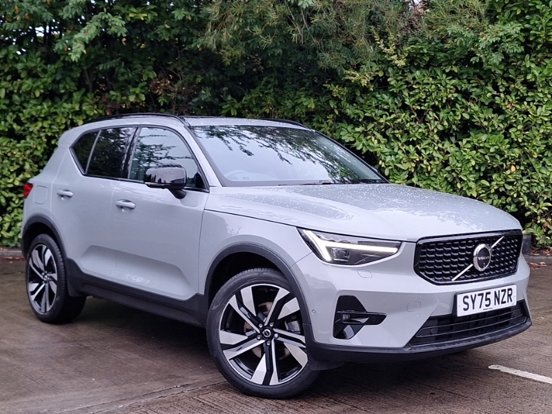2025 Volvo XC40