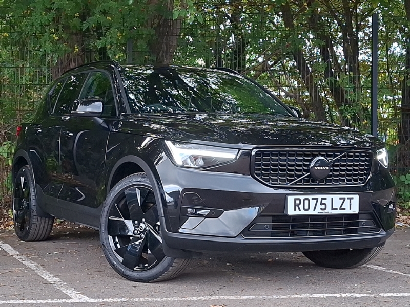 2025 Volvo XC40
