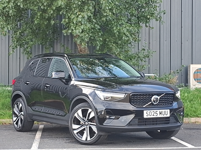 2025 Volvo XC40