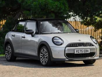 2025 (75) MINI Cooper 1.5 C Classic 5dr Auto