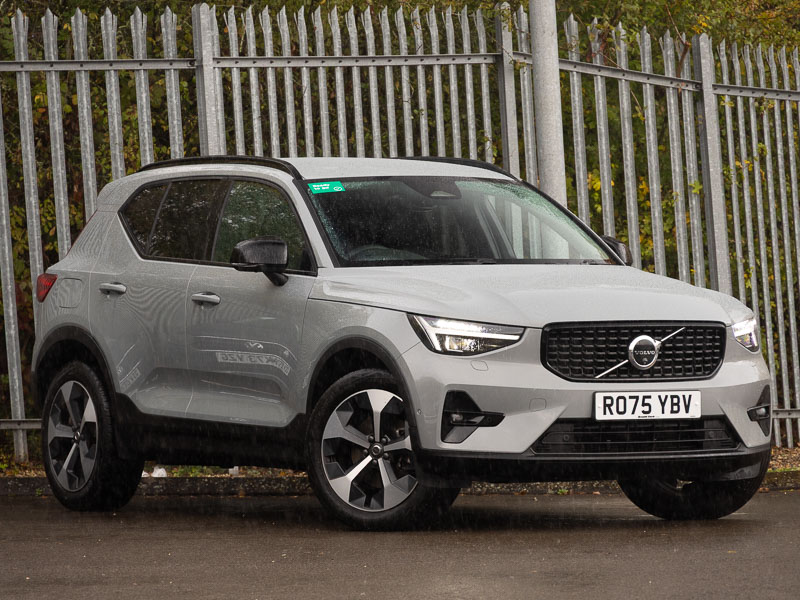 2025 Volvo XC40
