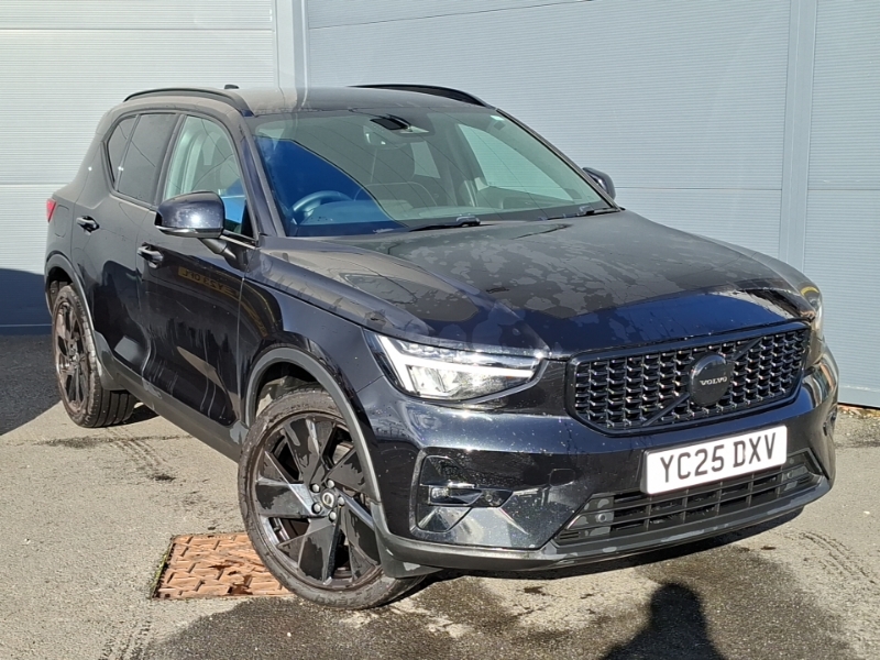 2025 Volvo XC40