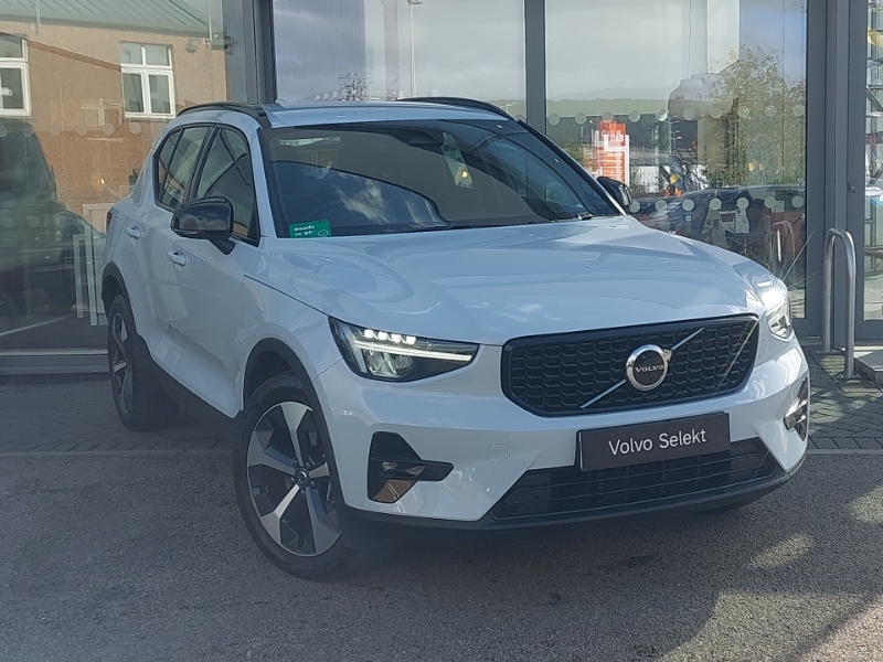2025 Volvo XC40