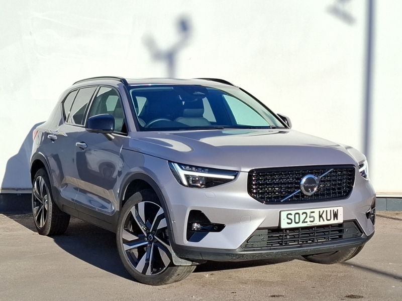 2025 Volvo XC40
