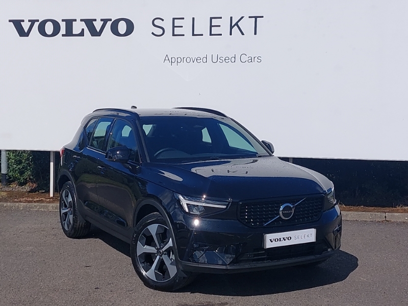 2026 VOLVO XC40