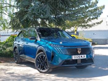 2025 (25) Peugeot 5008 1.2 Hybrid 136 GT 5dr e-DSC6