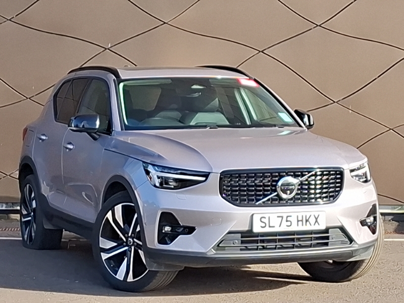 2025 Volvo XC40