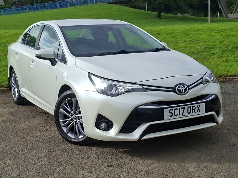 2017 TOYOTA AVENSIS