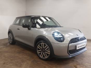 2025 (75) MINI Cooper 1.5 C Classic 3dr Auto