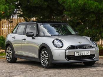 2025 (75) MINI Cooper 1.5 C Classic 5dr Auto