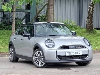 2025 (75) MINI Cooper 1.5 C Classic 5dr Auto