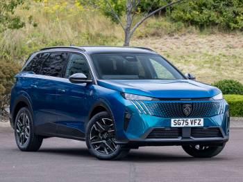 2025 (75) Peugeot 5008 1.2 Hybrid 145 GT 5dr e-DSC6