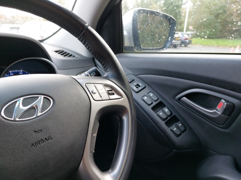 steering wheel airbag Hyundai ix35
