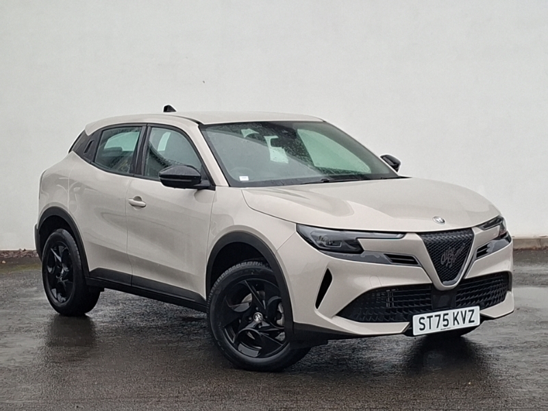 2025 Alfa Romeo Junior