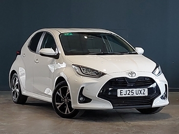 2025 (25) Toyota Yaris 1.5 Hybrid Design 5dr CVT