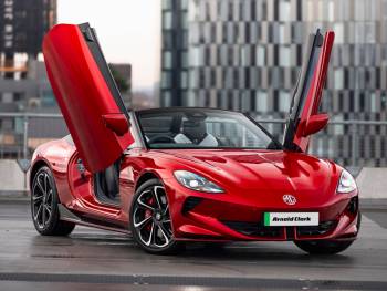 2025 (26) MG Cyberster 250kW Trophy Single Motor 77 kWh 2dr Auto